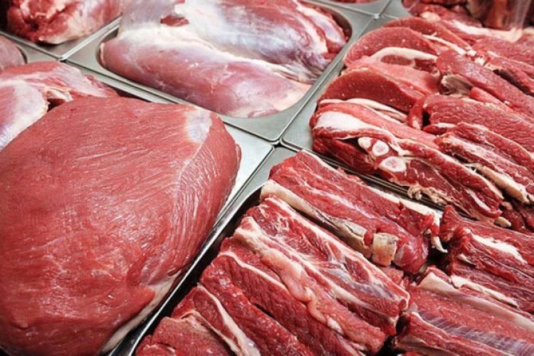 ظرفیت تولید ۹۰۰ هزار تن گوشت قرمز در کشور وجود دارد