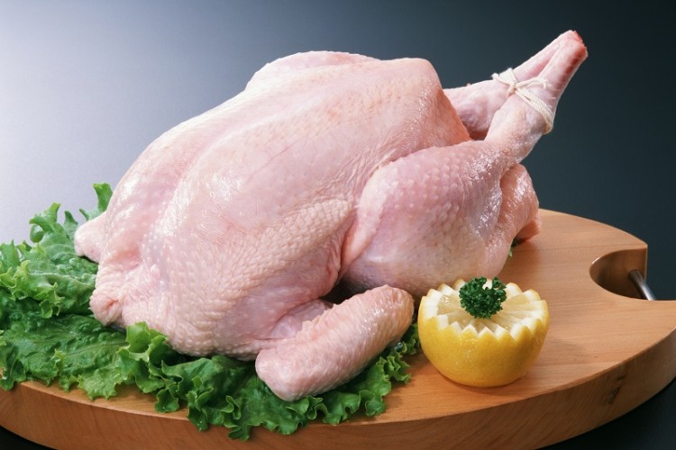 صادرات مرغ به ۳ هزار و ۶۰۰ تن رسید