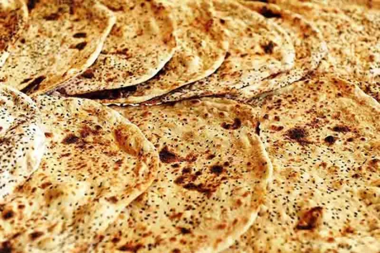 دولت کنترل کیفیت و قیمت نان را رها کرده است / اختلاف وزارتخانه‌های صمت و کشاورزی در مورد نان