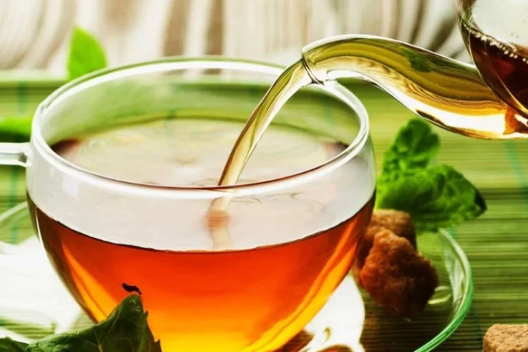 طرز تهیه دمنوش برگ توت سفید+ بهترین زمان مصرف