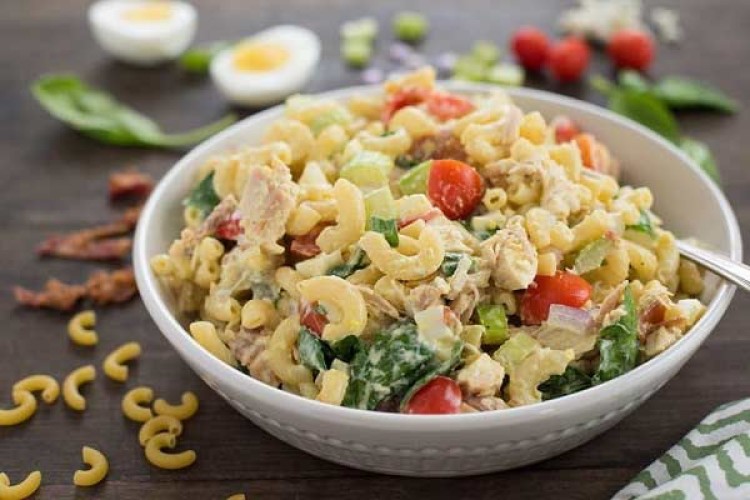 طرز تهیه سالاد پاستای سرد با بهترین نکات حرفه‌ ای/ غذای سریع و خنک برای روزهای گرم