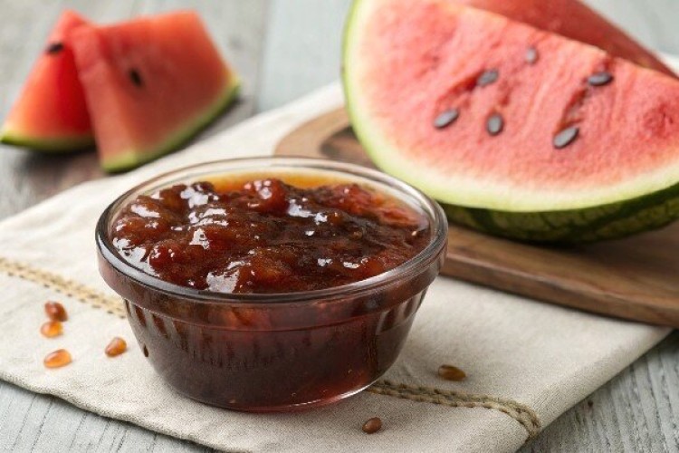 طرز تهیه شیره هندوانه، جایگزینی برای قند و شکر