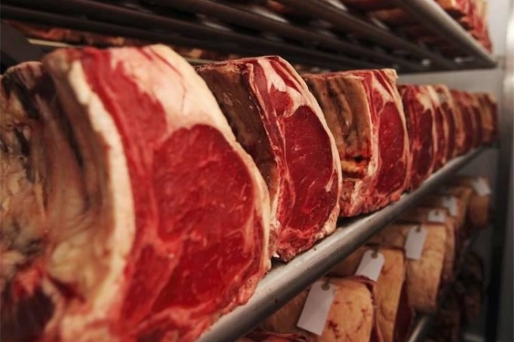 سوداگری در بازار دام و گوشت قرمز