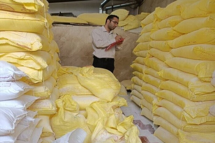 تفاوت ۲۷ برابری قیمت دولتی و آزاد، عامل بروز تخلف در حوزه آرد و نان مازندران