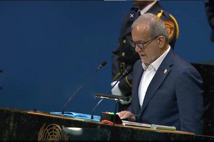 مسعود پزشکیان: می‌گویند اگر عبارتی در نماز را به شکل خاصی ادا نکنیم، نماز مشکل دارد، در حالی که ...