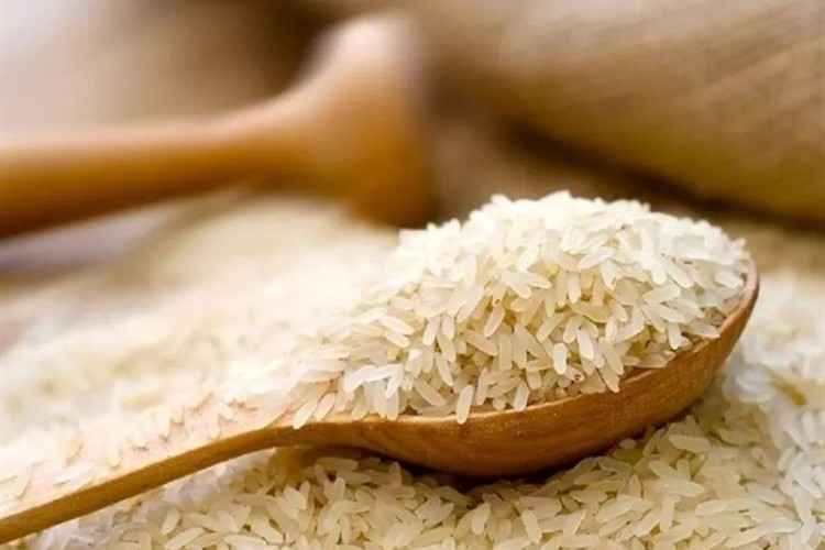 توزیع برنج پاکستانی در بازار با قیمت مصوب 46 هزار تومان