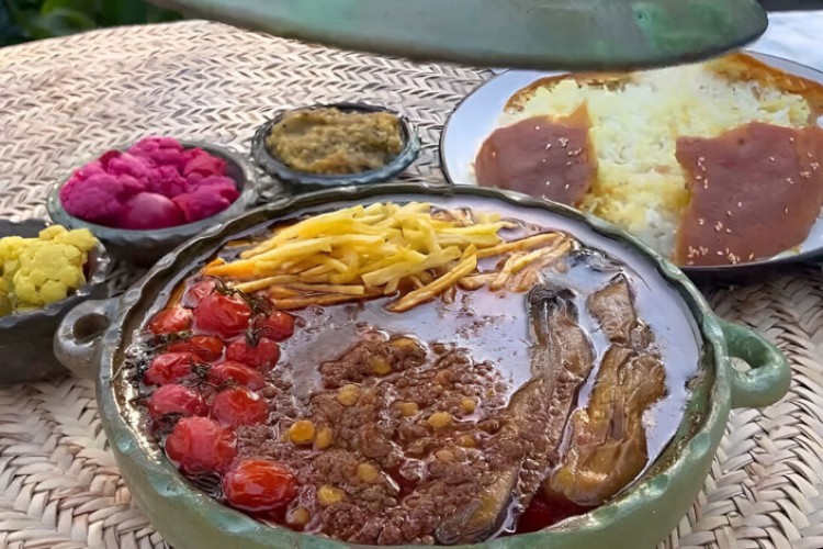 روش تهیه قیمه رشتی با گوشت چرخ کرده به سبک قدیمی ها