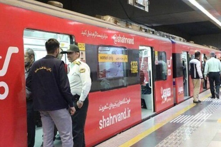 سرقت ۱ میلیارد تومانی از سالمندان در مترو تهران