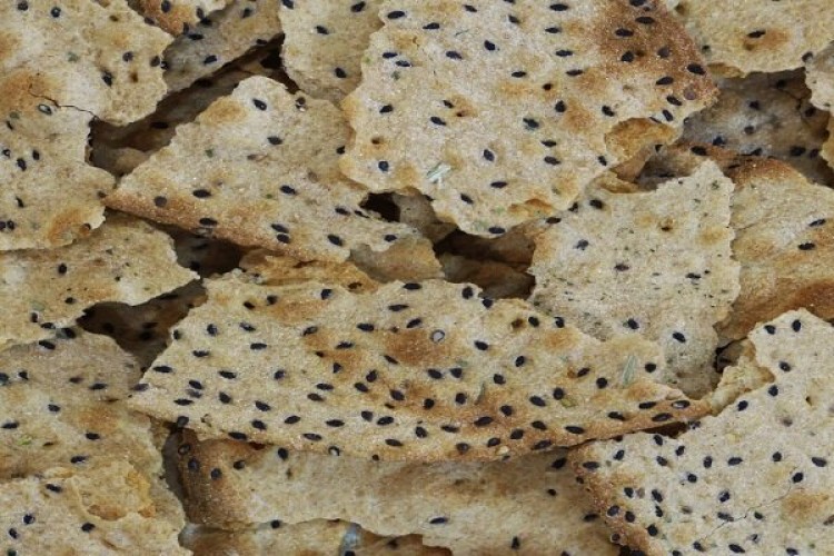 فیبر موجود در نان سالم به بهبود گوارش کمک می‌کند