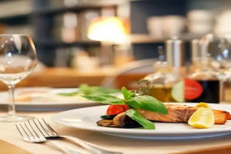 چگونه با تغذیه صحیح در رمضان به سلامت بدن کمک کنیم