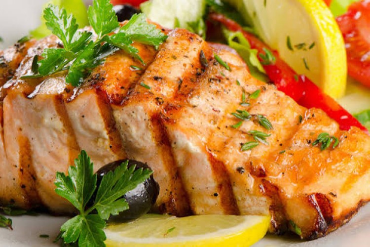 مصرف ماهی در وعده‌های غذایی باید افزایش یابد