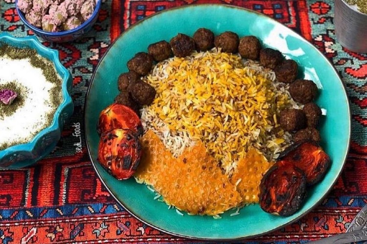 سماق‌پلو؛ غذای سنتی با رنگ و طعم متفاوت مهمان سفره‌های خاص