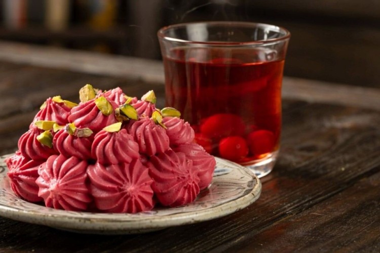 طرز تهیه حلوا آلبالو؛ دسر خوشرنگی که مهمان‌ها را غافلگیر می‌کند