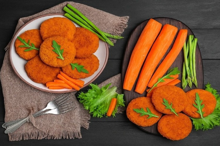 کوکوی هویج چهارنفره؛ چگونه از وا رفتن کوکو جلوگیری کنیم؟ + طرز تهیه