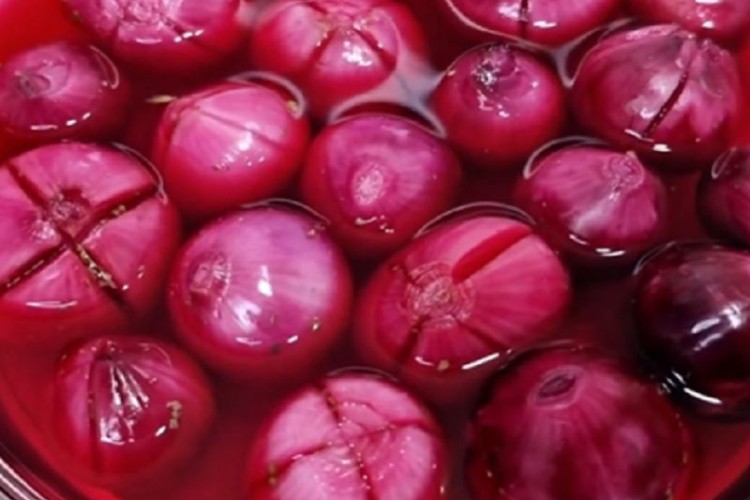 طرز تهیه ترشی پیاز قرمز