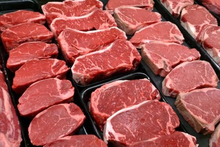 افزایش عرضه گوشت گرم و منجمد با آغاز پاییز