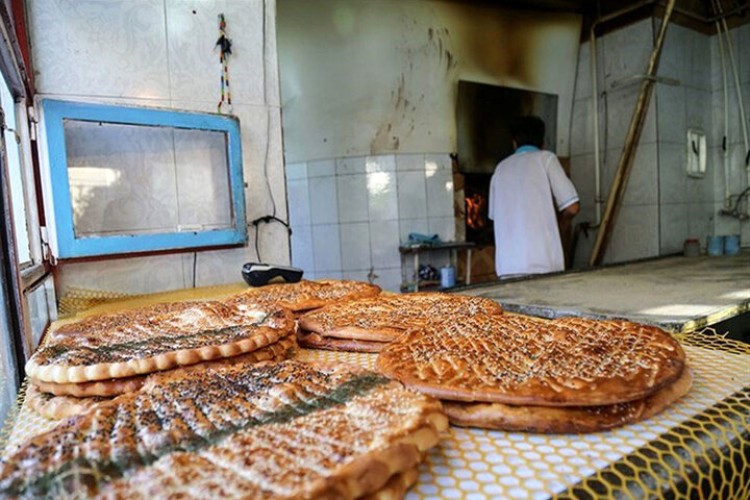 کشف صدها کارت بانکی سرگردان در نانوایی نیک‌شهر/ قاچاق آرد به خارج از کشور توسط سودجویان