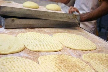 تخلف برخی نانوایان سنتی و آزادپز در پی اصلاح نرخ آرد
