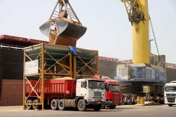 تأمین و توزیع ۳ میلیون تن انواع کالاهای اساسی از مبدأ خوزستان