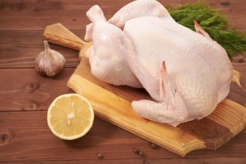 روزانه ۲۰۰ تن گوشت مرغ در استان مرکزی توزیع می شود