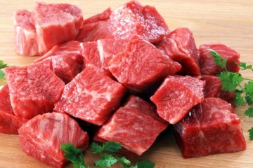 سالانه ۱۰۰ هزارتن گوشت قرمز وارد می‌شود