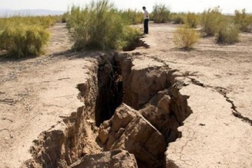 فرونشست سالانه تا ۲۵ سانتی‌متر نشانه فروپاشی آبخوان‌هاست