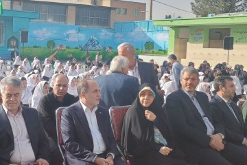 وزیرجهاد کشاورزی در شهرری با توصیه به غرس نهال آغاز سال تحصیلی را تبریک گفت