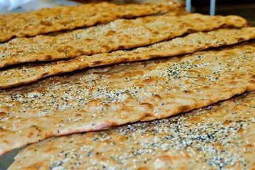 ۱.۵ میلیون افغان رفته‌اند پس چرا نان سنگک ارزان نشد؟
