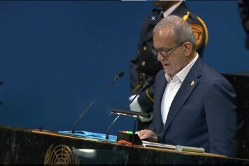 مسعود پزشکیان: می‌گویند اگر عبارتی در نماز را به شکل خاصی ادا نکنیم، نماز مشکل دارد، در حالی که ...