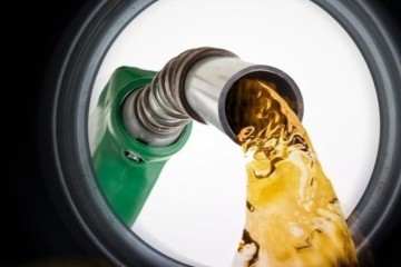 چرا مقایسه قیمت بنزین با قیمت یک بطری آب غلط است؟