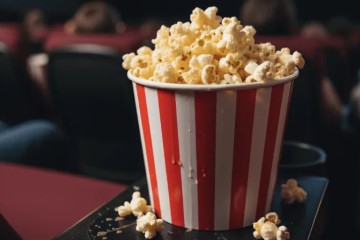 چرا در سینما پاپ کورن می‌خوریم؟ دلیلش را نمی‌توانید حدس بزنید