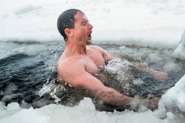 حمام آب یخ: آیا واقعاً مفید است؟