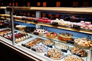 ۲۰۰ کیلوگرم شیرینی فاسد از قنادی‌های کرج جمع‌آوری و معدوم شد