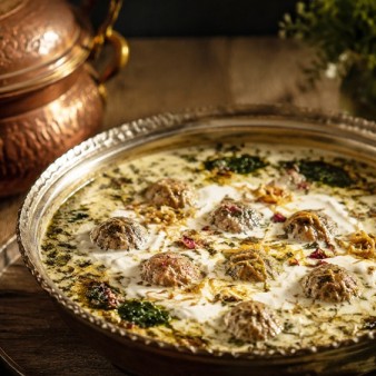 طرز تهیه آش ماست بدون حبوبات؛ یک وعده سبک و مجلسی