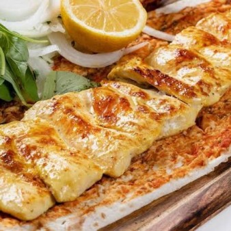 طرز تهیه جوجه کباب ماستی؛ راز جوجه‌های نرم و آبدار برای دورهمی‌های آخر هفته