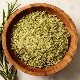 طرز تهیه نمک سبزیجات خانگی؛ یک چاشنی خانگی برای طعم بهتر غذاها