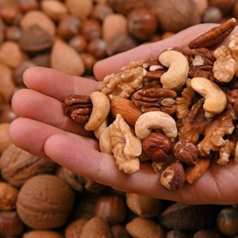 مصرف یک مشت آجیل در روز خطر فشارخون بالا را کاهش می دهد