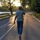 ۱۰ فایده شگفت انگیز پیاده روی برای سلامت بدن