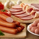 استفاده غیرمجاز از خمیر مرغ و افزودنی‌ها در سوسیس و کالباس تکذیب شد