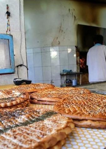 کشف صدها کارت بانکی سرگردان در نانوایی نیک‌شهر/ قاچاق آرد به خارج از کشور توسط سودجویان